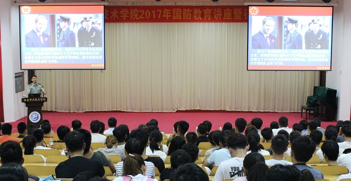 宣講會(huì)現(xiàn)場(chǎng)（海職青年記者團(tuán) 許家波攝影）.jpg