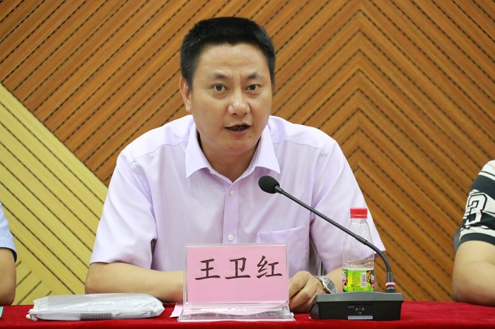 王衛(wèi)紅出席成立大會并講話（海職青年記者團 黎加奎攝影）.JPG