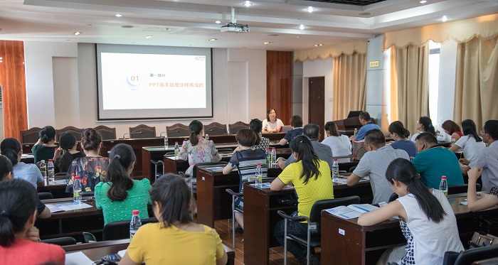 培訓現(xiàn)場（教學資源與信息中心供圖）.jpg